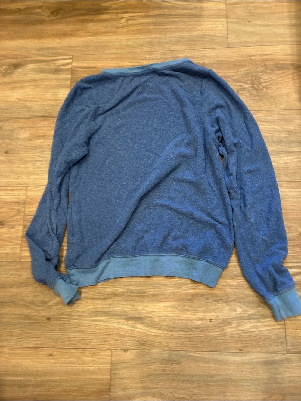 Wildfox Blue 'LE ♥ WEEKEND' Scoop Neck Sweatshirt LIKE NEW - Picture 2 of 2
